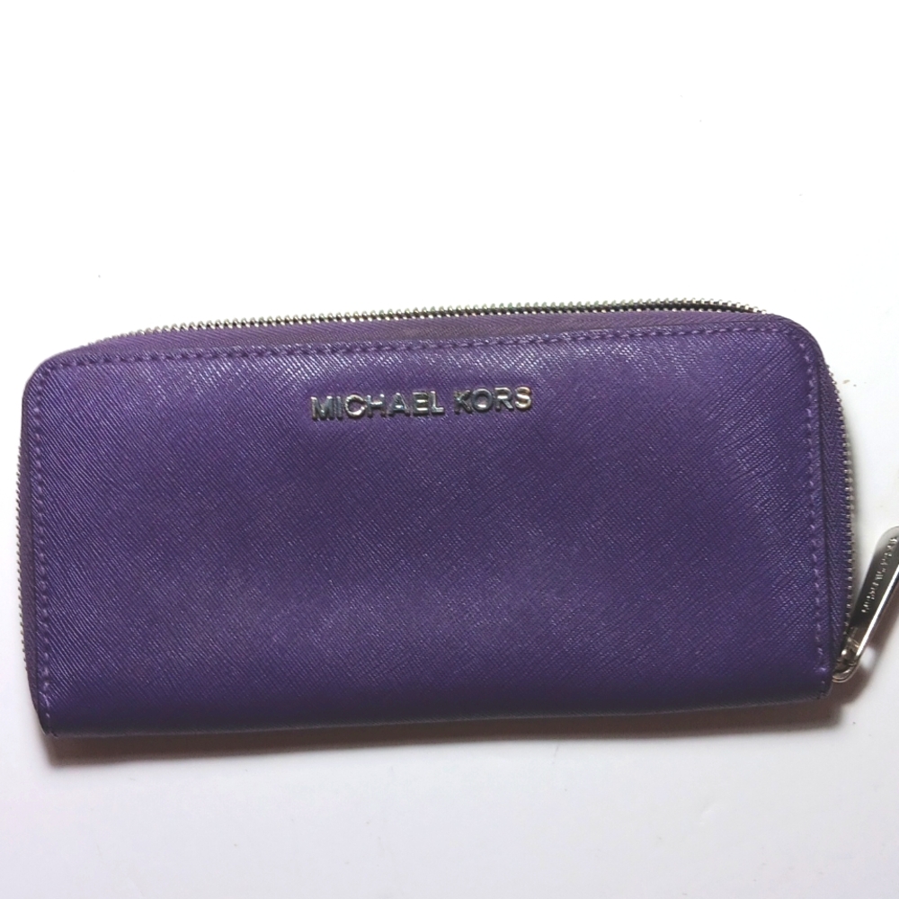 Michael Kors purple wallet 8x4